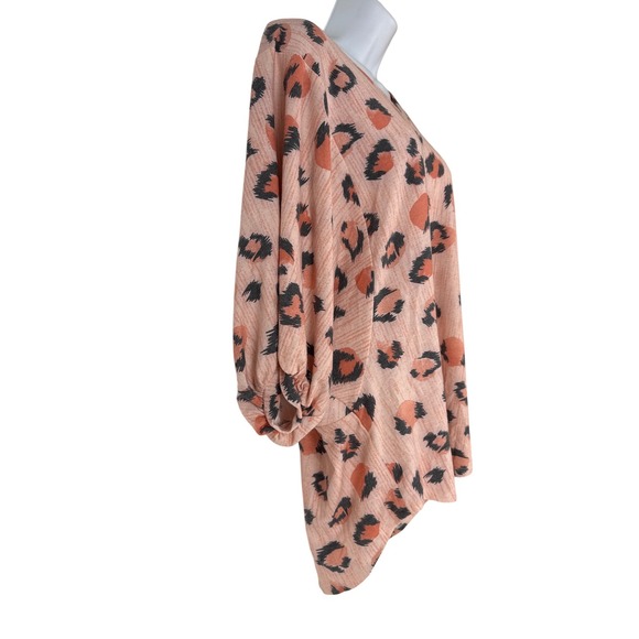 LuLaRoe Renee Top‎ Leopard Print V Neck Dolman Sleeve Size M - Picture 11 of 14